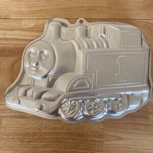 Wilton Thomas The Tank Engine Cake Pan Aluminum Birthday Baking